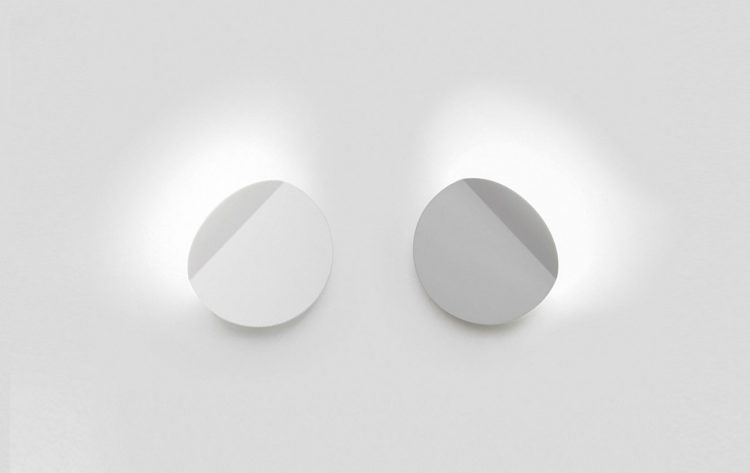 Es una pieza versátil, funcional y contemporánea que permite múltiples aplicaciones y